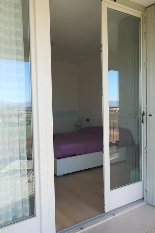 Aurora Tower Apartment シルミオーネ