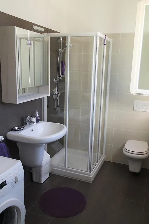 Aurora Tower Apartment シルミオーネ イタリア