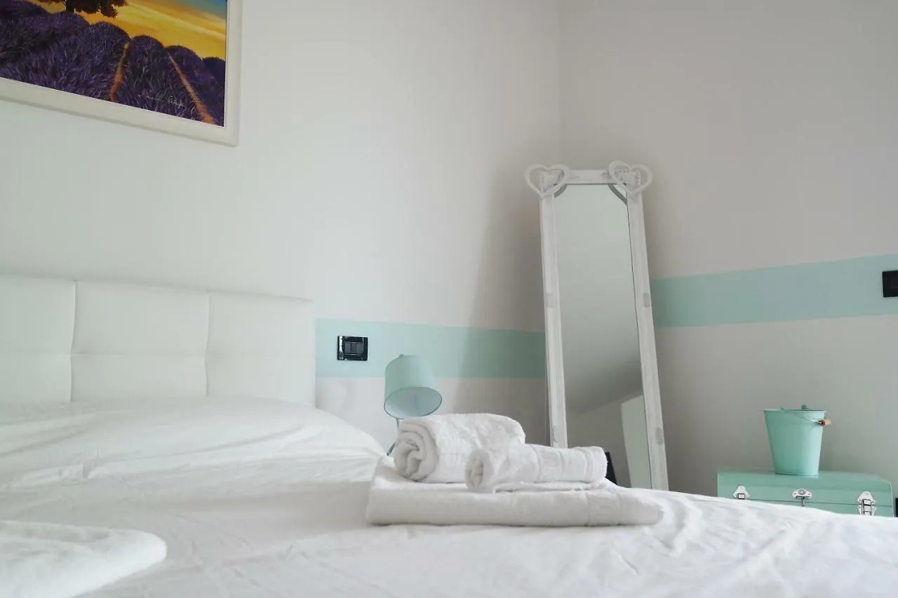 Aurora Tower Apartment シルミオーネ
