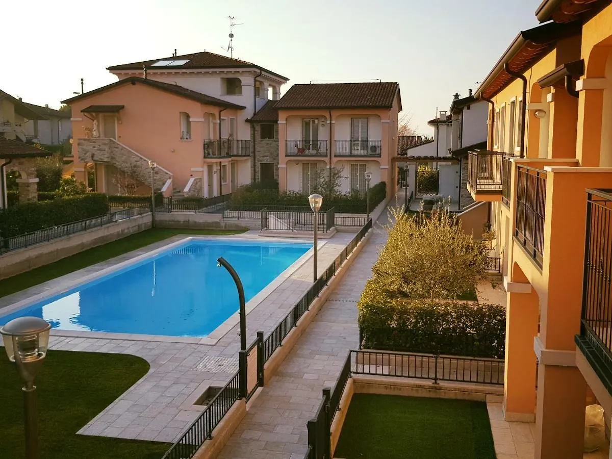 Aurora Tower Apartment シルミオーネ イタリア